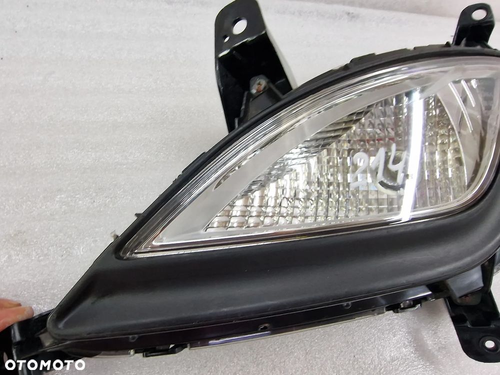 HYUNDAI i20 LIFT 12-15 LEWY HALOGEN + KRATKA BOCZNA , NR AUKCJI N214 - 3
