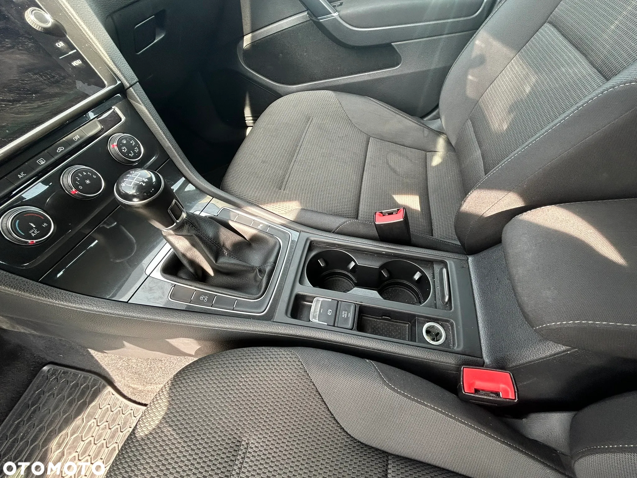 Volkswagen Golf VII 1.6 TDI BMT Comfortline - 9