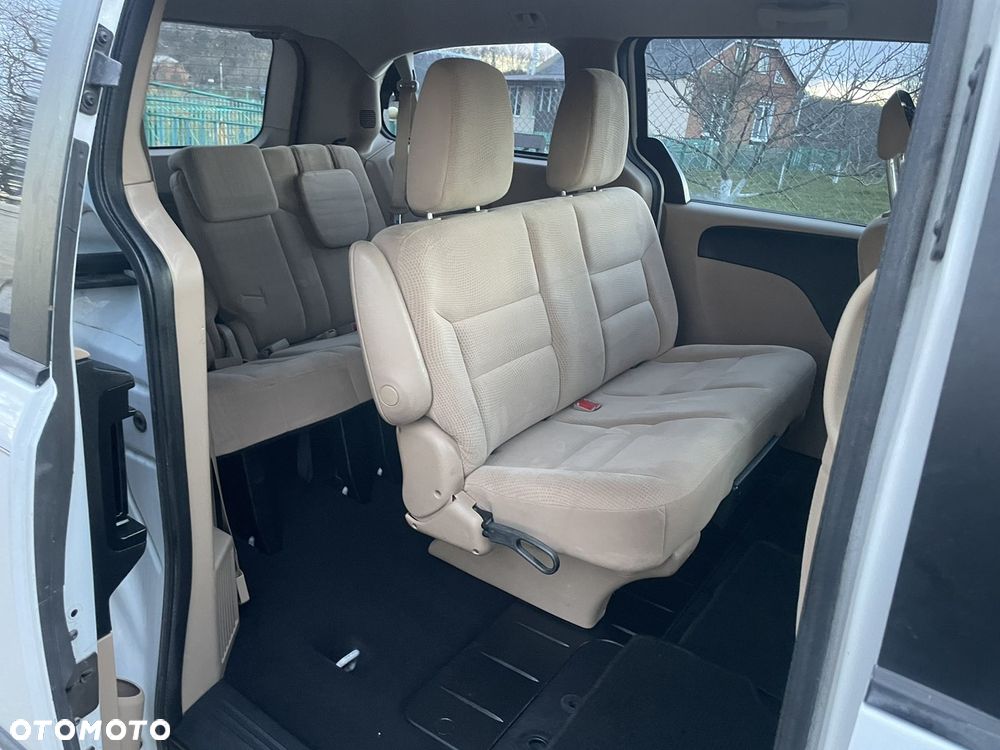 Dodge Grand Caravan - 17