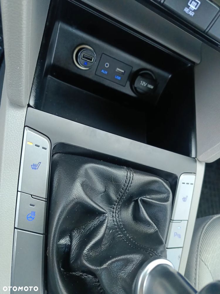 Hyundai Elantra - 21