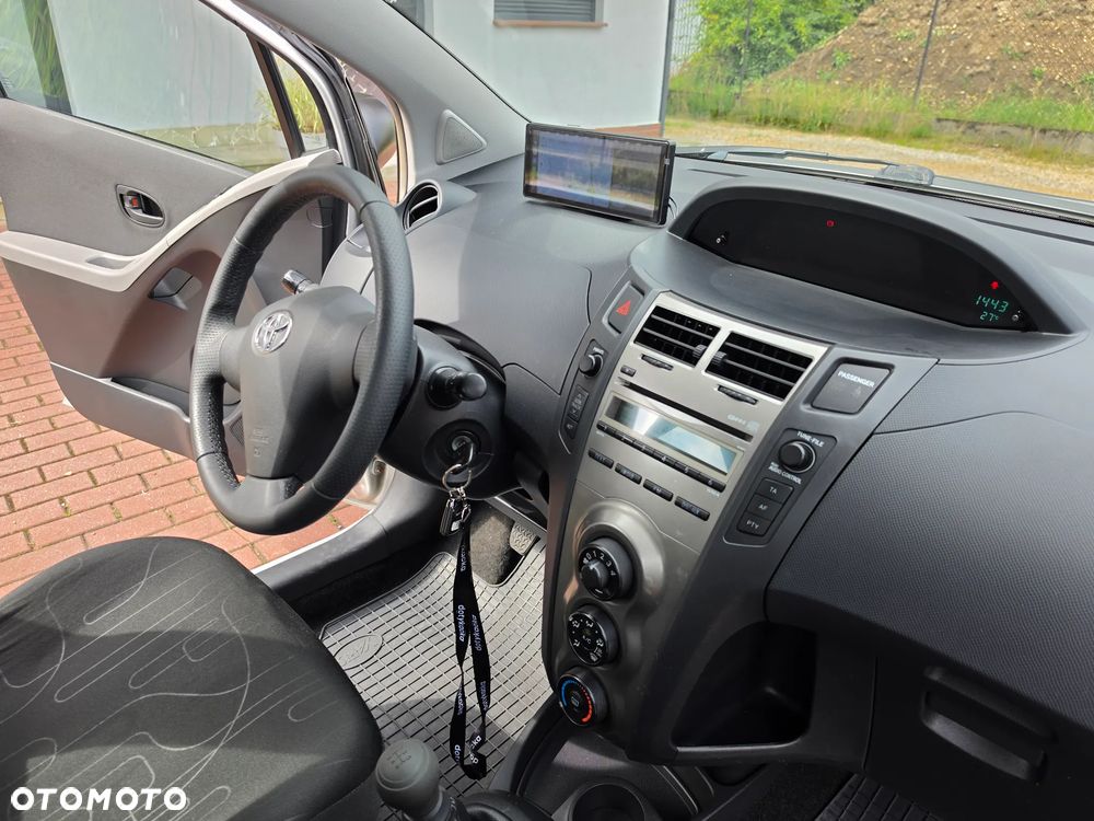 Toyota Yaris - 37