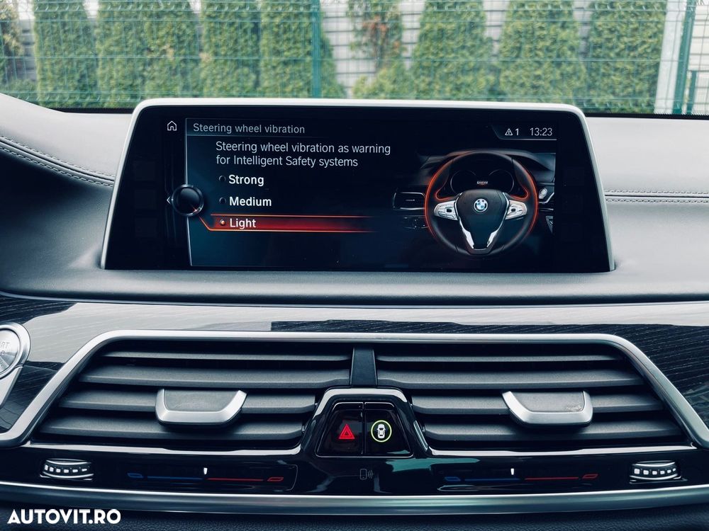 BMW Seria 7 730d xDrive - 22