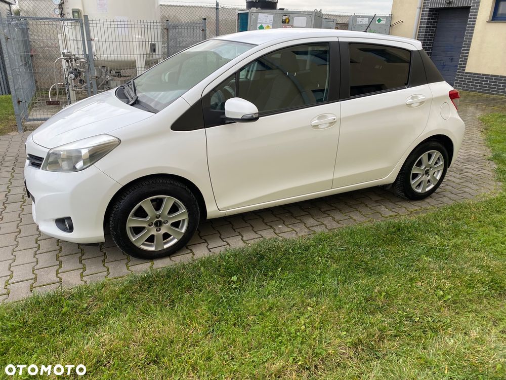 Toyota Yaris 1.33 Premium - 4