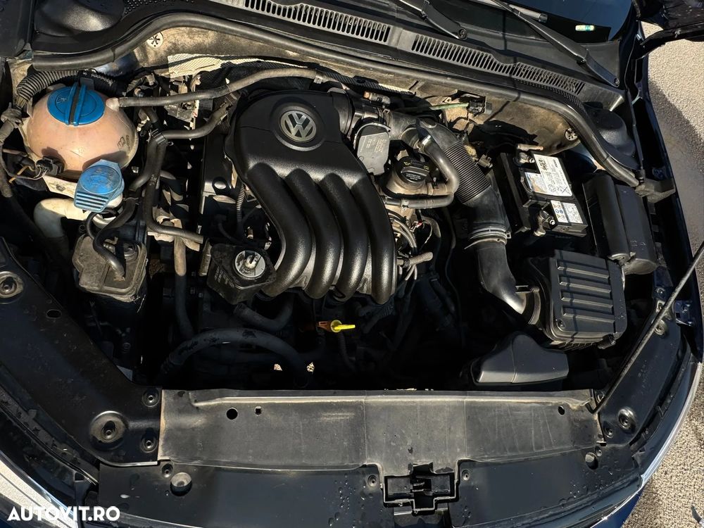 Volkswagen Jetta 2.0 FSI Comfortline Aut - 6