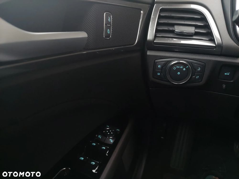 Ford Mondeo 2.0 Hybrid Titanium - 38