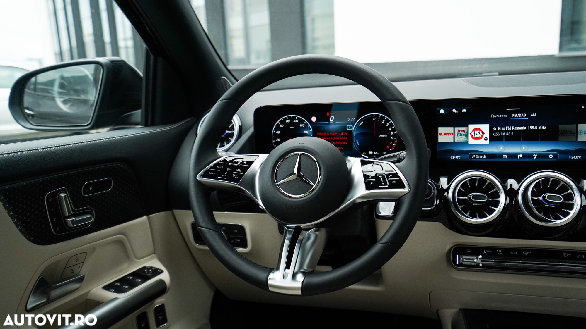Mercedes-Benz GLA - 9