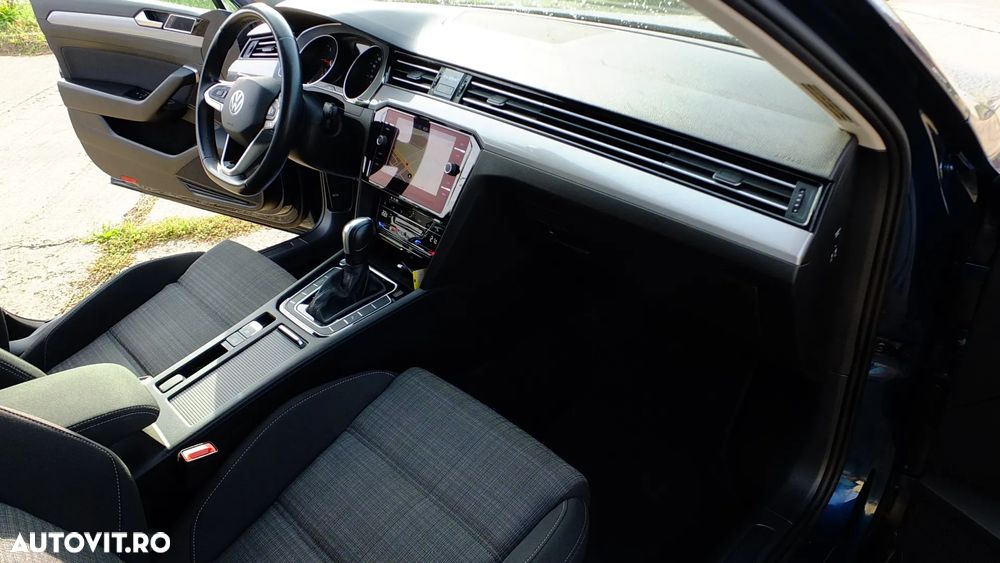 Volkswagen Passat 2.0 TDI SCR DSG Comfortline - 28