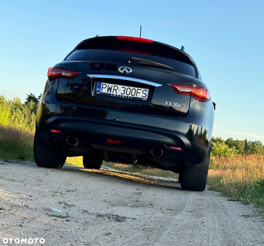 Infiniti FX FX30d S Premium - 9