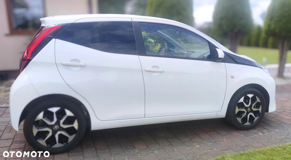 Toyota Aygo x-play - 4