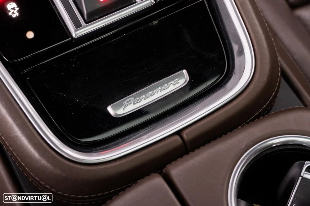 Porsche Panamera Sport Turismo 4 E-Hybrid Platinum Edition PDLS - 30