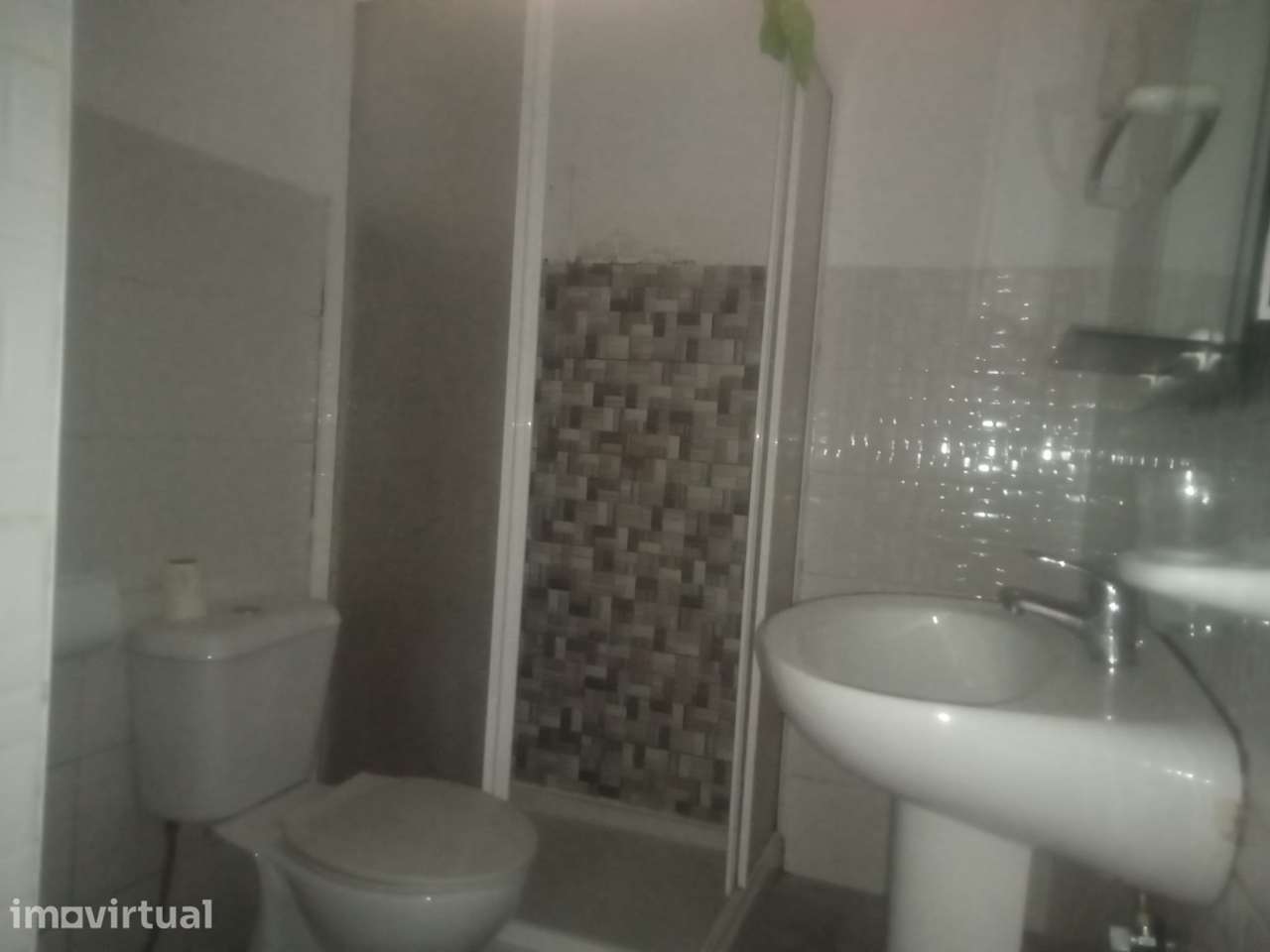 Vende-se AP T2, a 300m da Praia de Quarteira - Grande imagem: 3/10