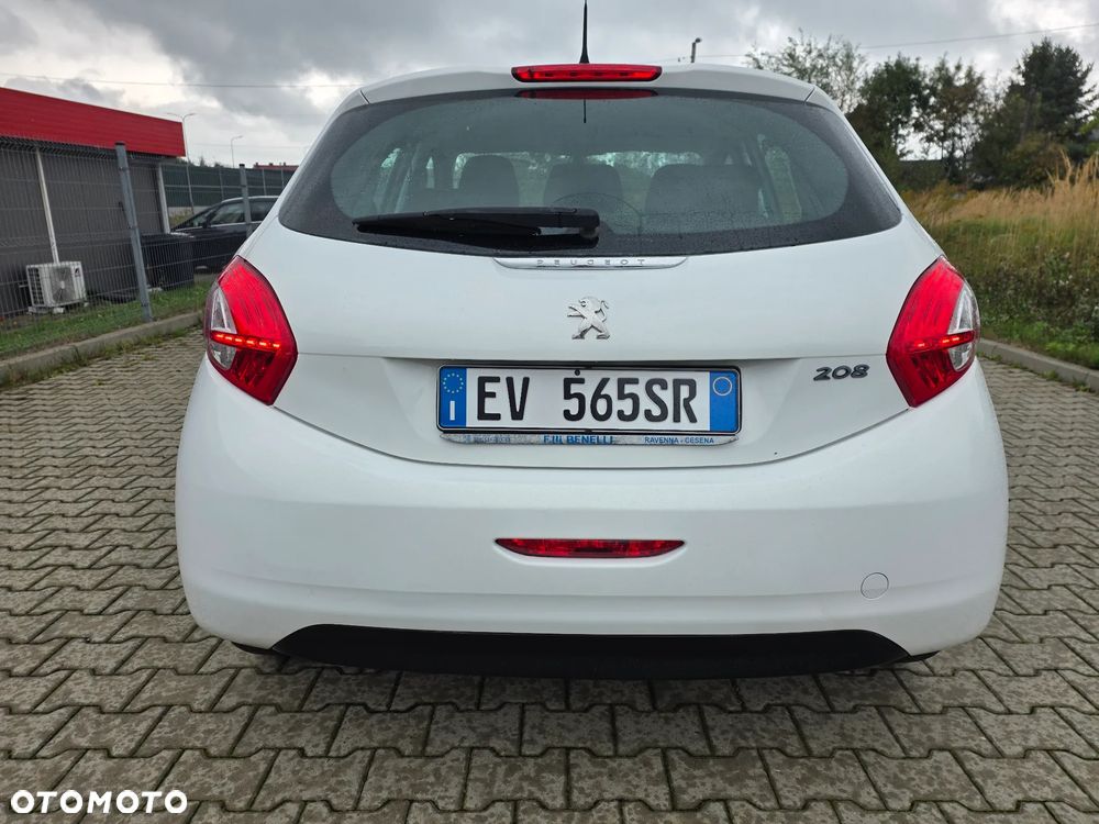 Peugeot 208 1.2 PureTech Allure - 8