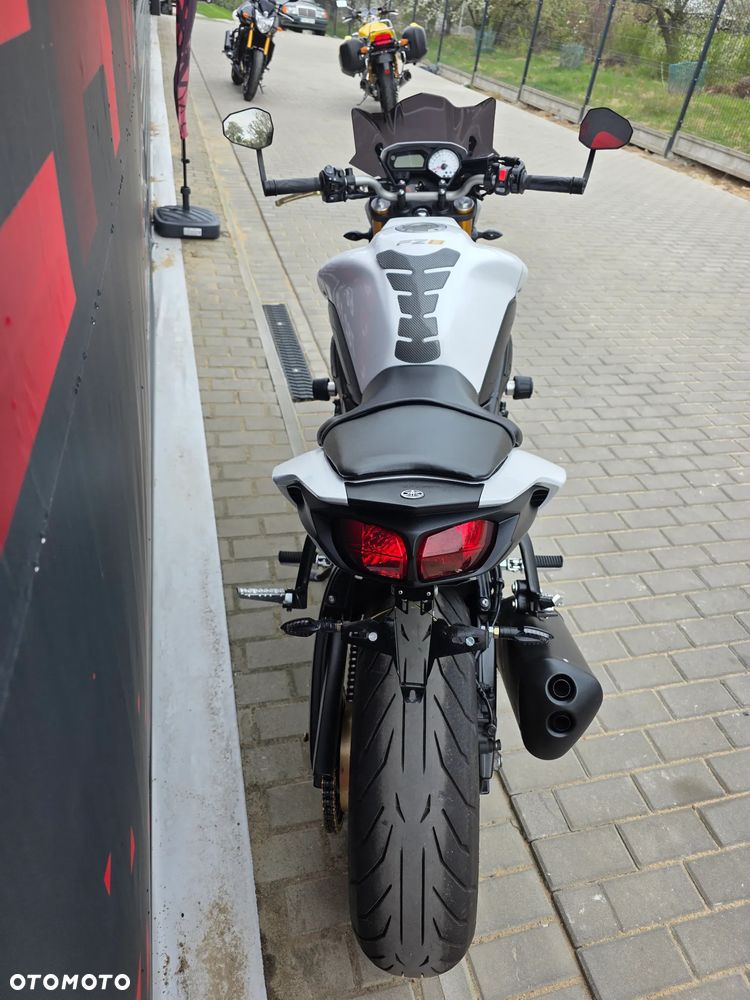 Yamaha FZ8 - 23