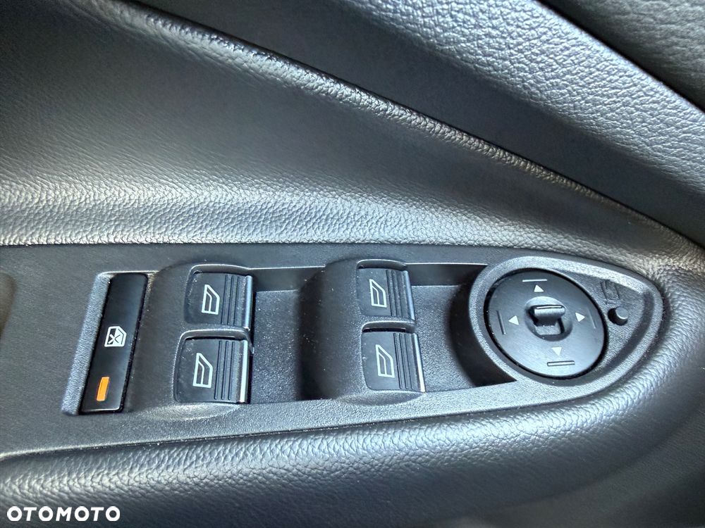 Ford Kuga 1.5 EcoBoost 2x4 Titanium - 28