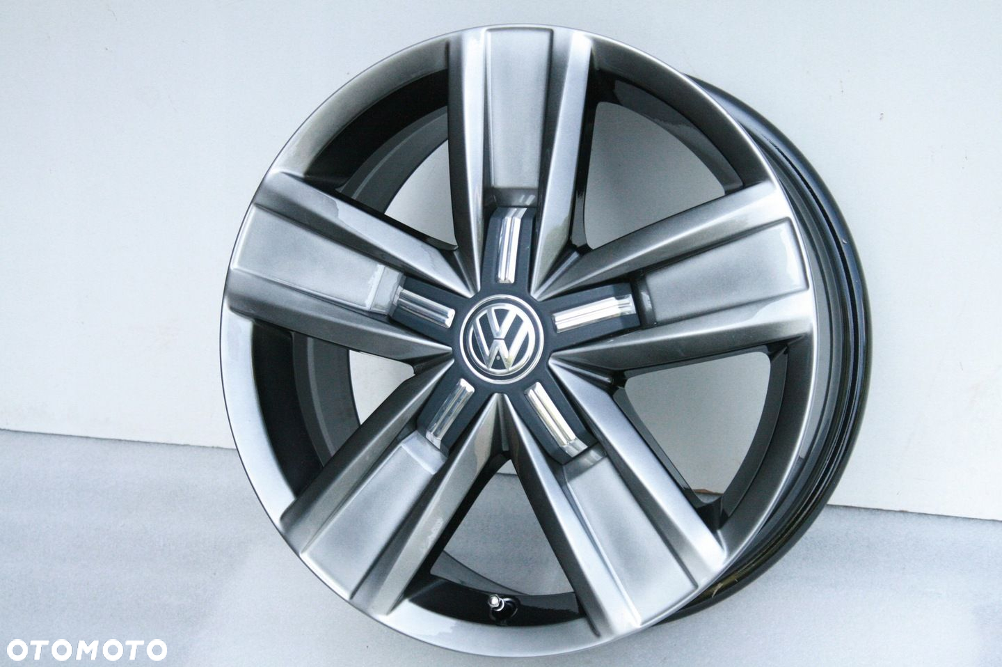 NOWE FELGI VW T5 T6 T6.1 T7 TRANSPORTER CRAFTER MULTIVAN 17 OE 7E0601025P - 4