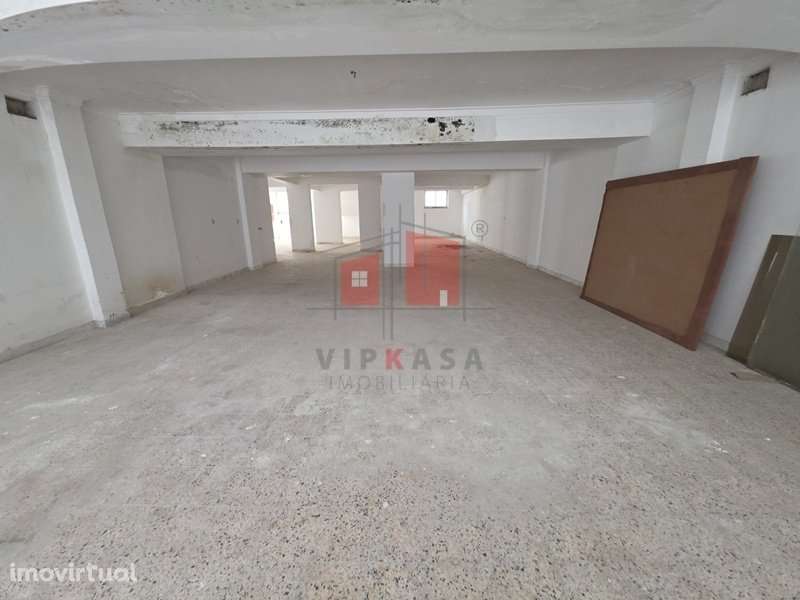 Loja de 210 m2 em Agualva - Grande imagem: 5/6