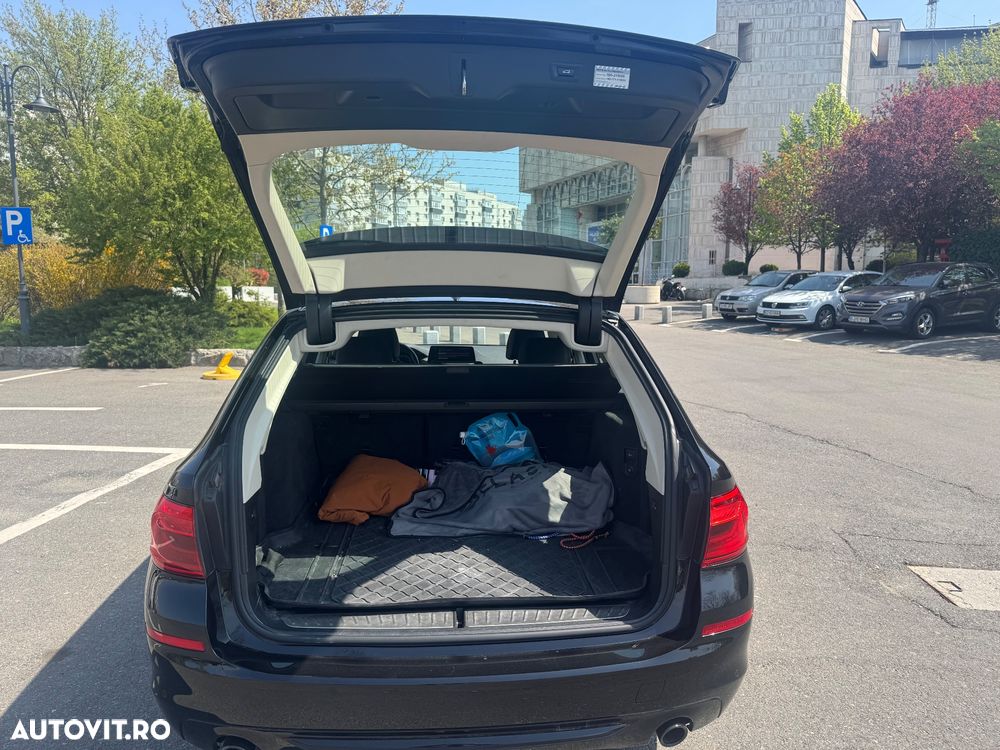 BMW Seria 5 520d xDrive AT - 17