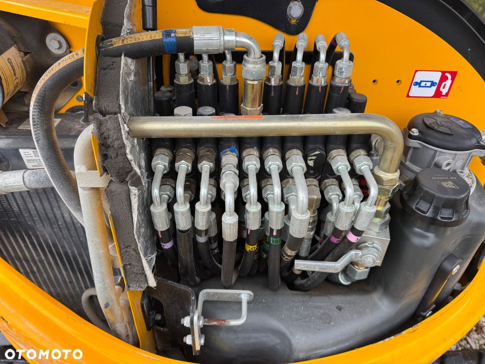 JCB - 22