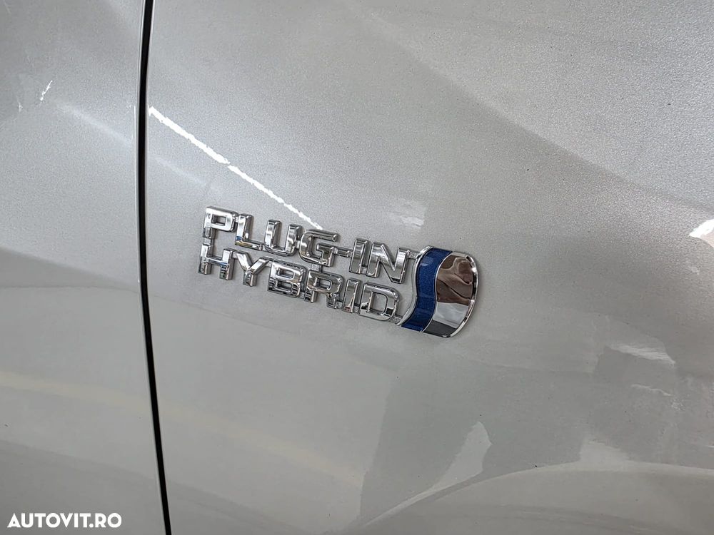 Toyota RAV4 2.5 PHEV VVT-iE 4x4 Style Bi-Tone - 8