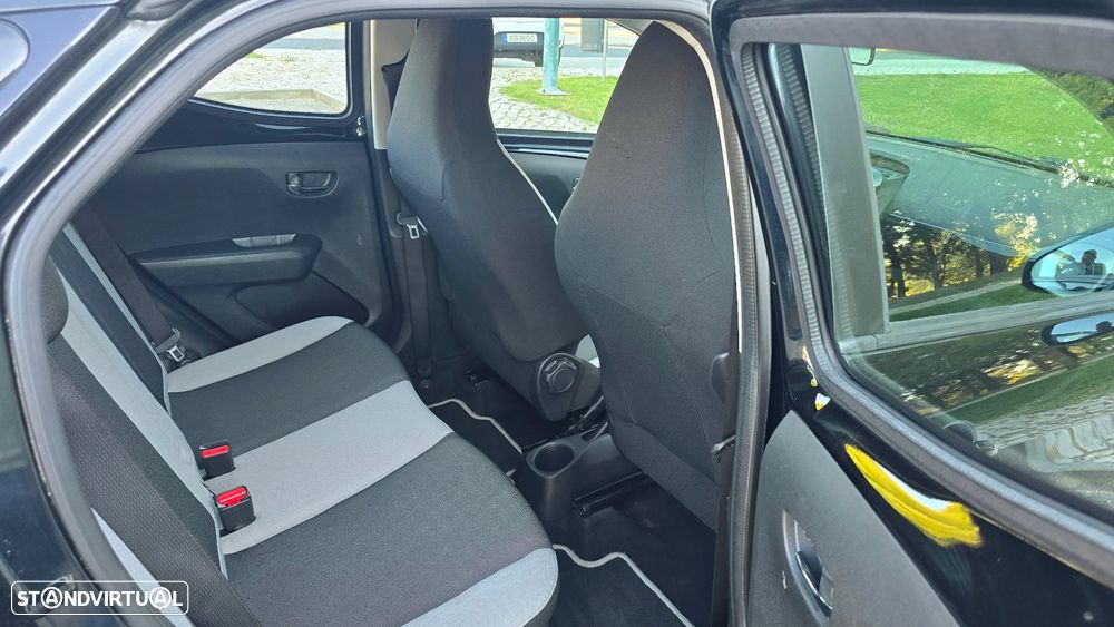 Toyota Aygo 1.0 X-Clusiv - 40