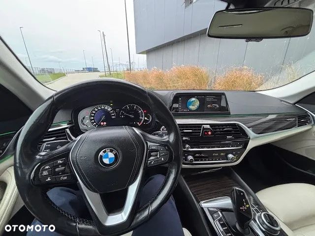 BMW Seria 5 520d Luxury Line - 14