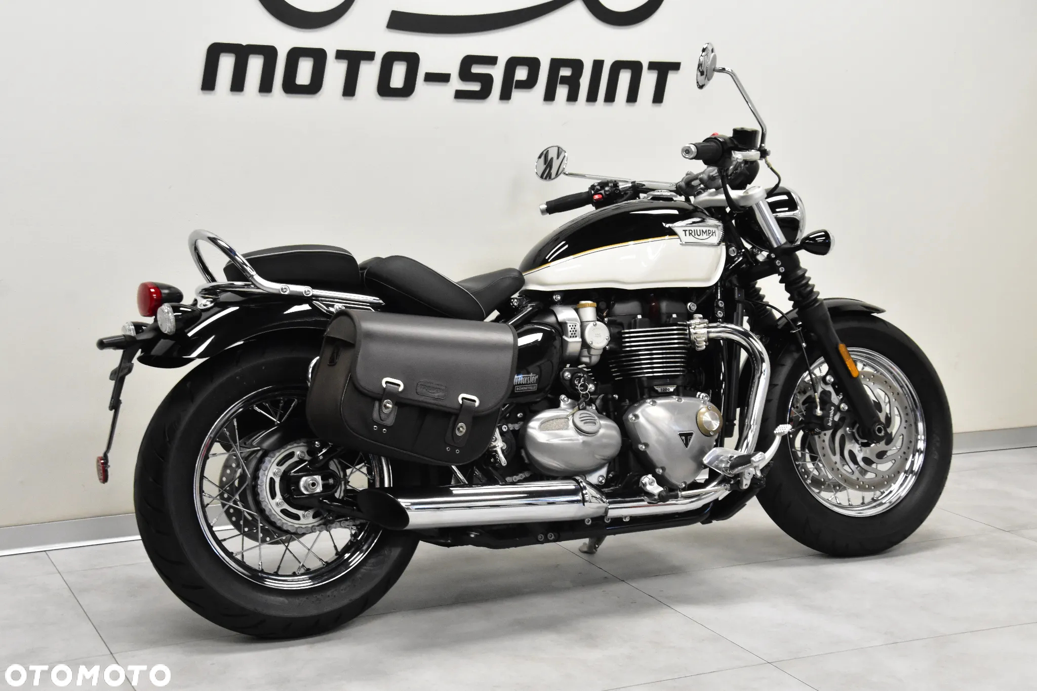 Triumph Bonneville - 5