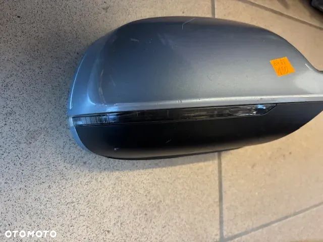 LUSTERKO PRAWE AUDI A4 B8 - 2