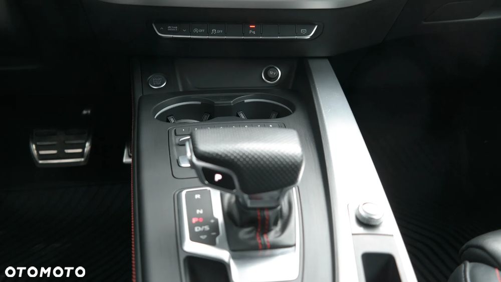 Audi A4 Limousine 35 TFSI mHEV S Line S tronic - 35