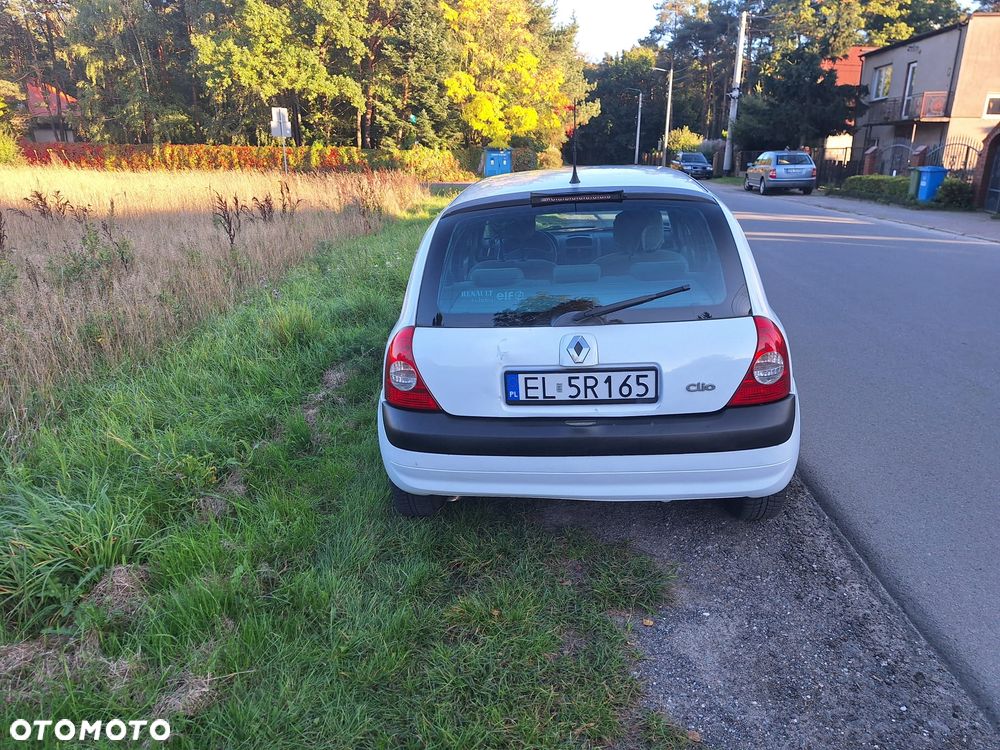 Renault Clio 1.4 16V Privilege - 22