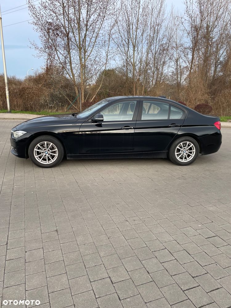 BMW Seria 3 318i - 2
