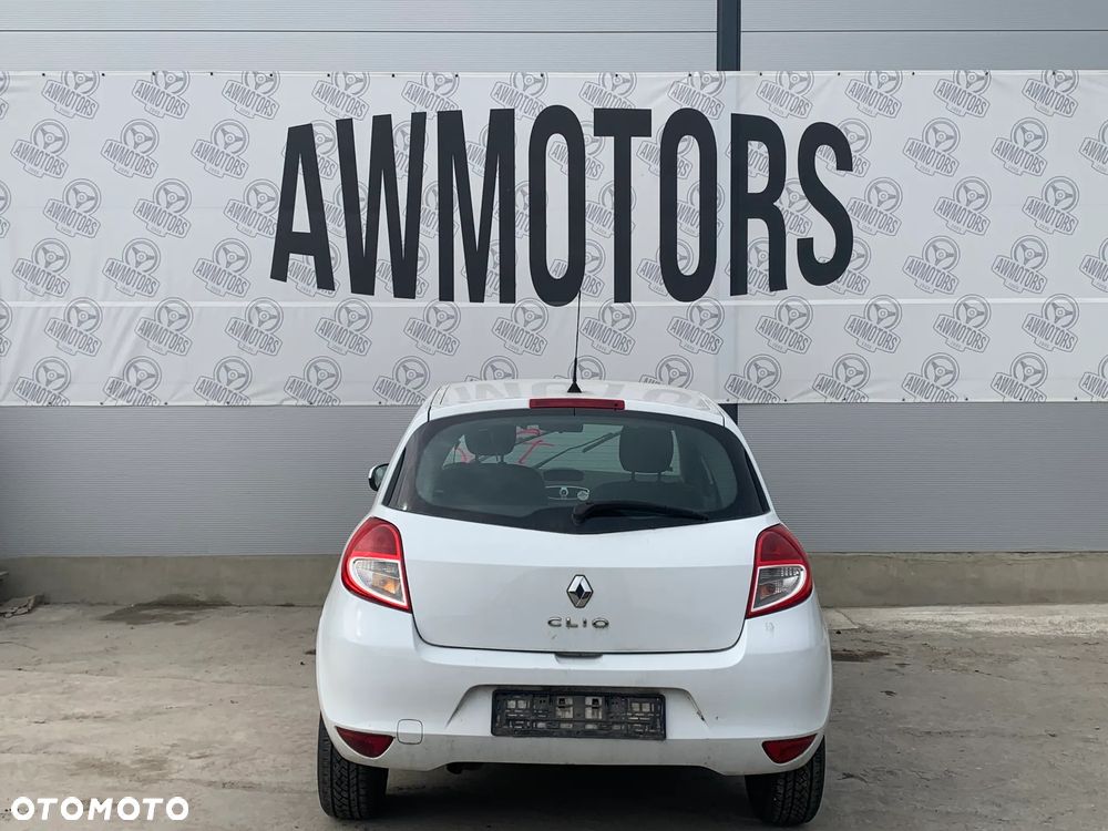 RENAULT CLIO 2010 *SAMOCHÓD NA CZĘŚCI* 4533 MASKA, LAMPA, DRZWI, LUSTERKO, ZDERZAK, GRILL, BŁOTNIK, KLAPA, BELKA, DESKA, FOTELE, KANAPA, ĆWIARTKA KIEROWNICA, TARCZE, ZACISKI, ZAWIESZENIE, KOMPLETNY PRZÓD, KOMPLETNY TYŁ, LICZNIK, ZEGARY, PRAWE LEWE PRZÓD TYŁ - 4