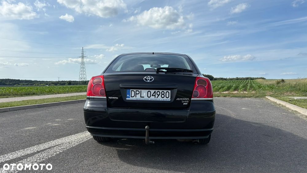 Toyota Avensis 2.0 D-4D - 5