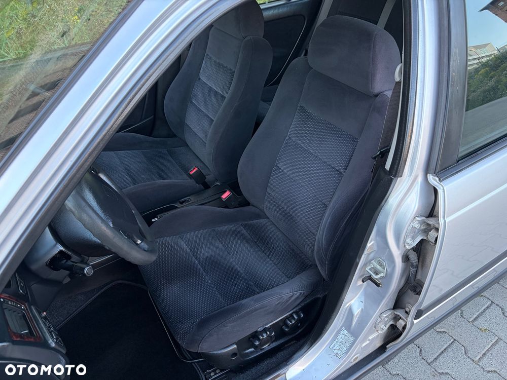 Honda Civic 1.4i S - 11