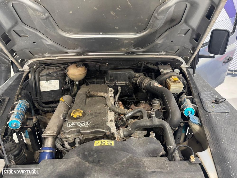 Land Rover Defender 90 2.5 TD5 Metal Top - 6
