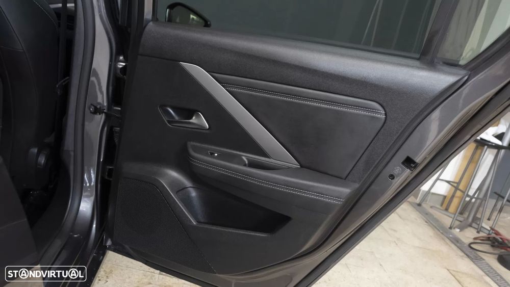 Opel Astra 1.5 D GS Line Aut. - 10