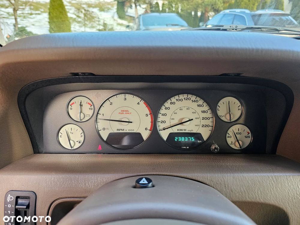 Jeep Grand Cherokee - 26