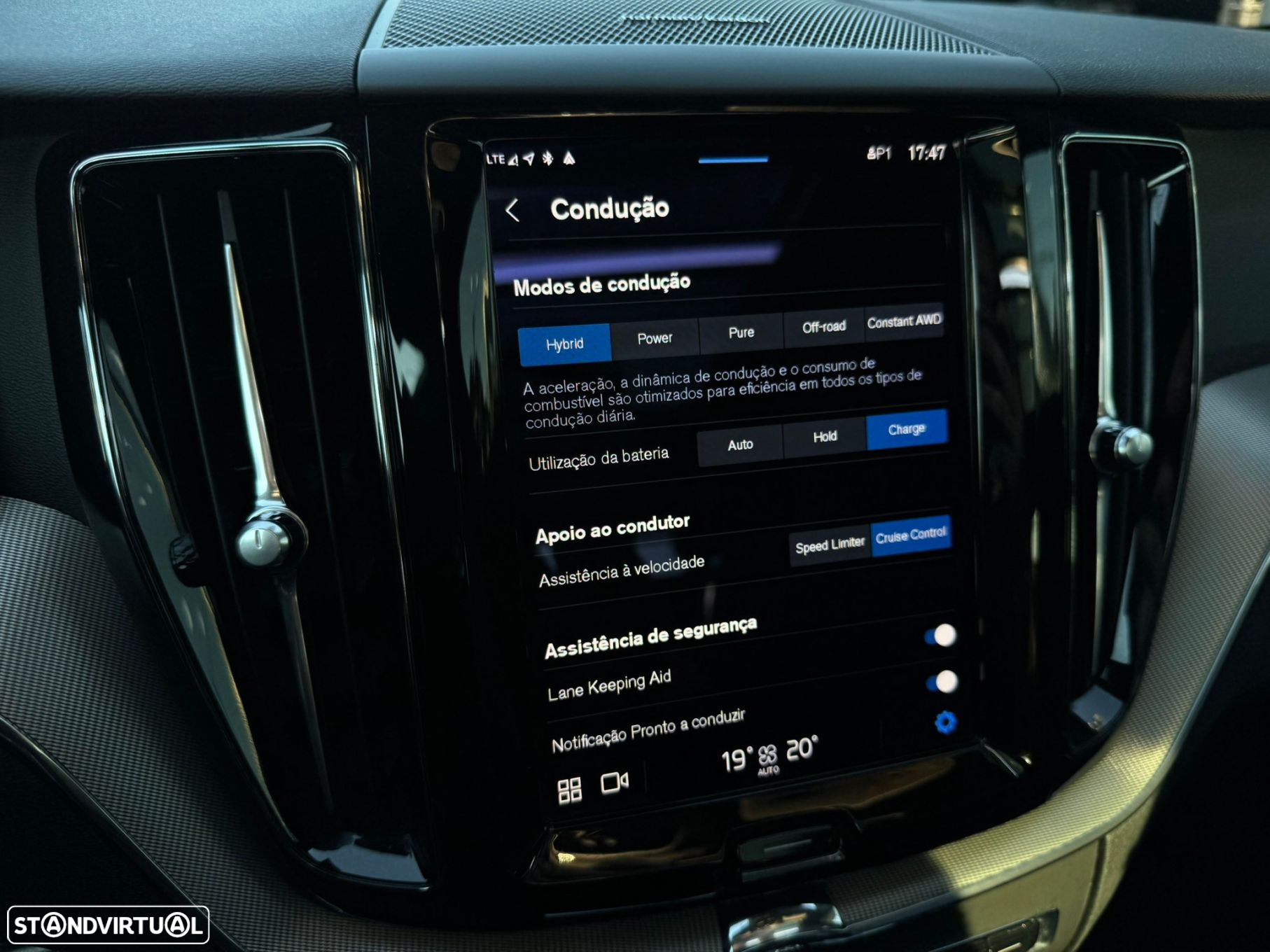Volvo XC 60 2.0 T6 PHEV R-Design AWD - 50