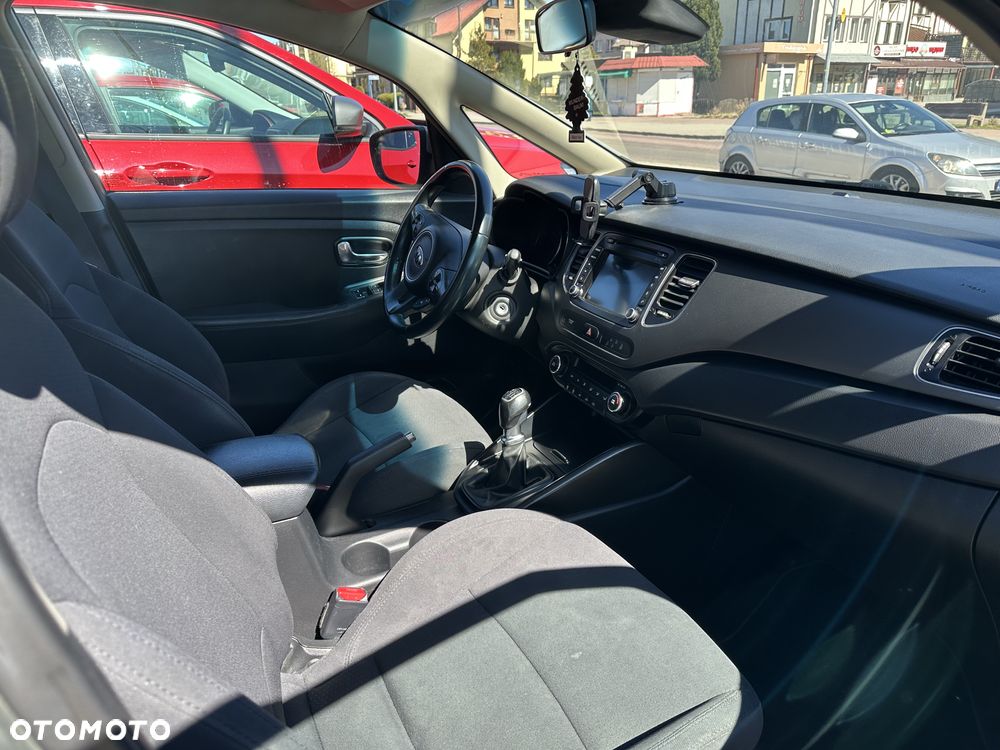 Kia Carens 1.6 GDI L 7os - 9