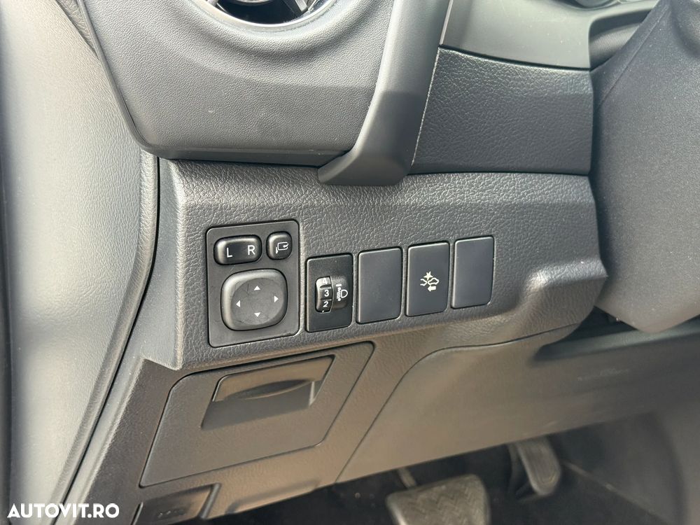 Toyota Auris 1.8 VVT-i Automatik Team Deutschland - 21
