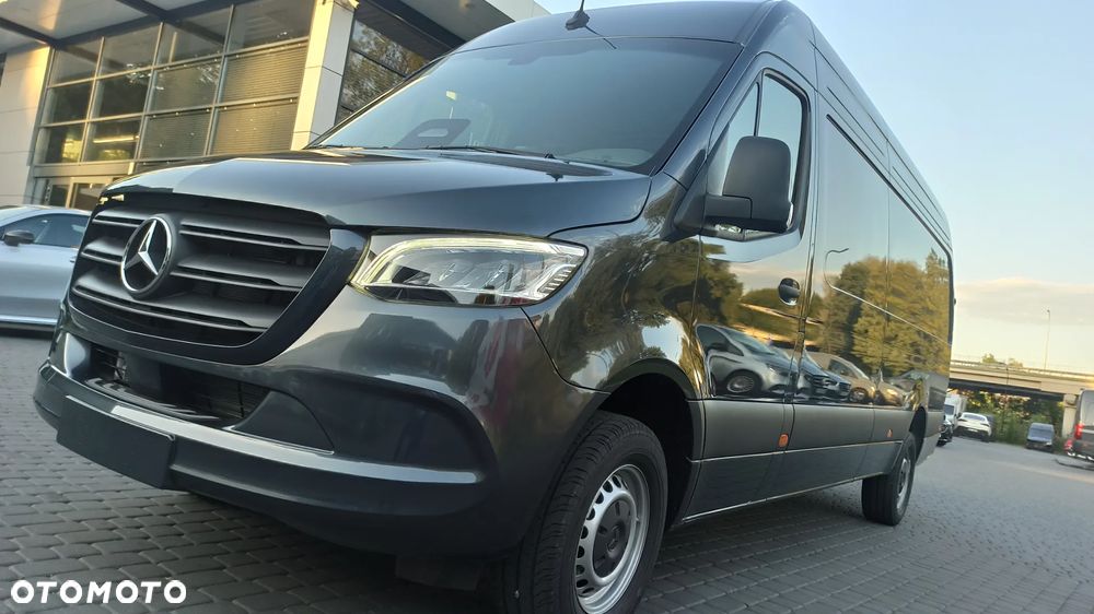 Mercedes-Benz Sprinter - 1
