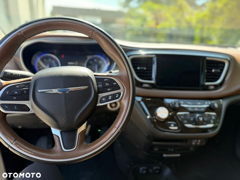 Chrysler Pacifica - 6