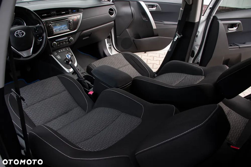 Toyota Auris 1.8 HSD Prestige NAVI - 15