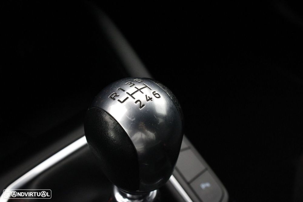 Ford Kuga 1.5 TDCi EcoBlue ST-Line - 26