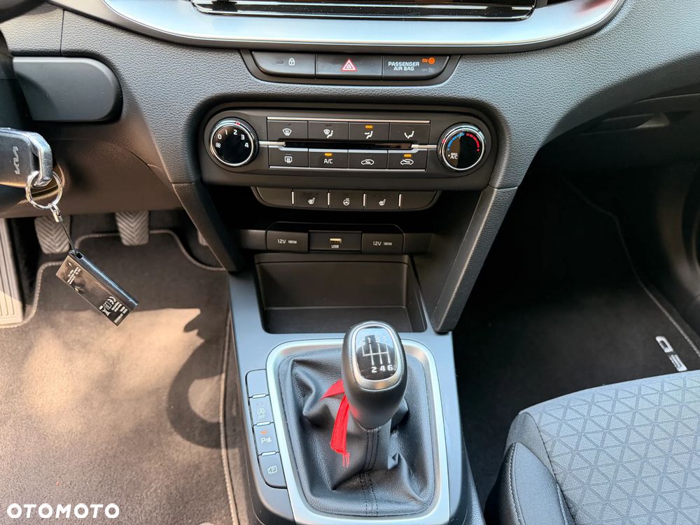 Kia Ceed 1.0 T-GDI Business Line Plus - 24
