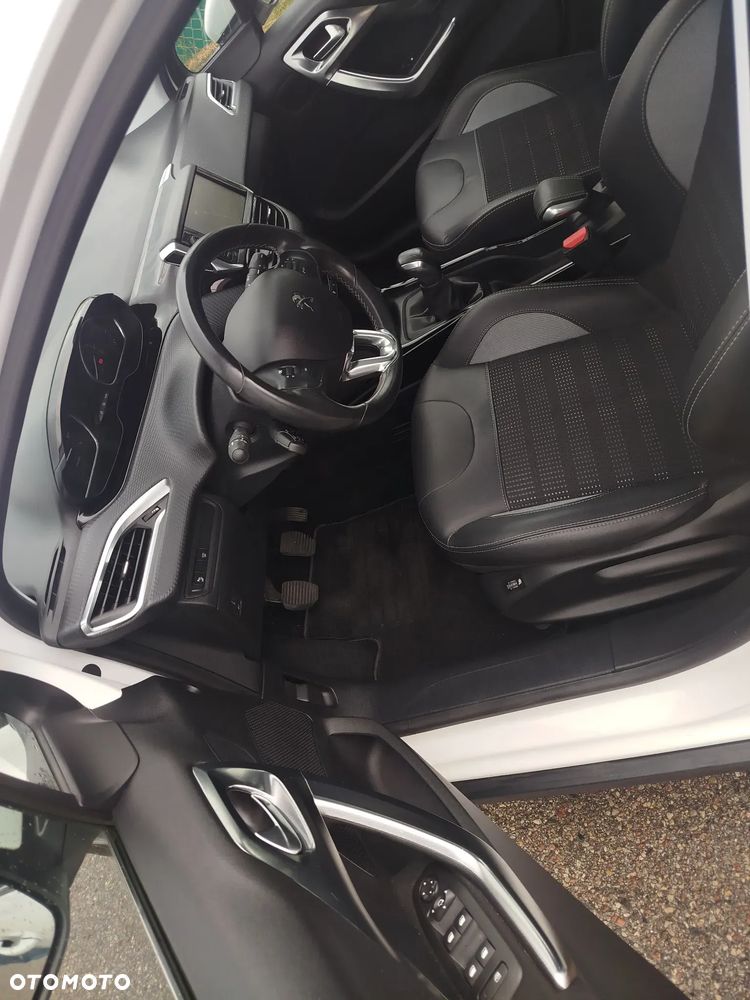Peugeot 2008 - 22