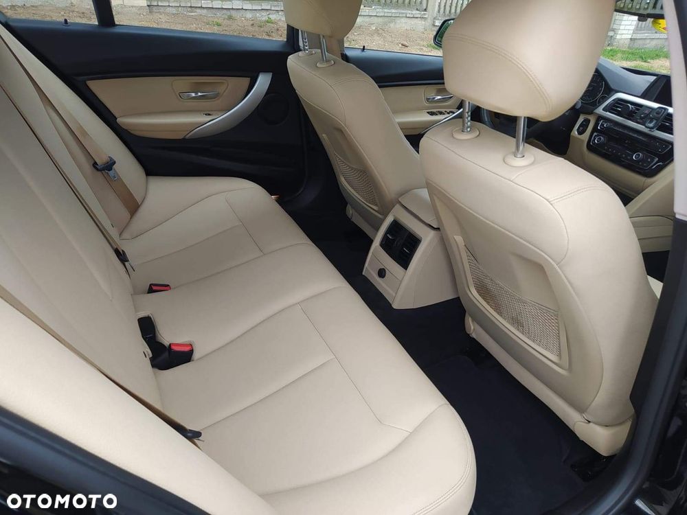 BMW Seria 3 320i xDrive Edition Luxury Line Purity - 6