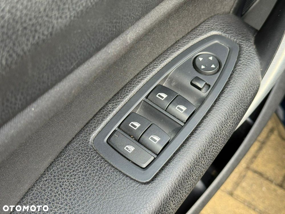 BMW Seria 1 118i Sport Line - 21