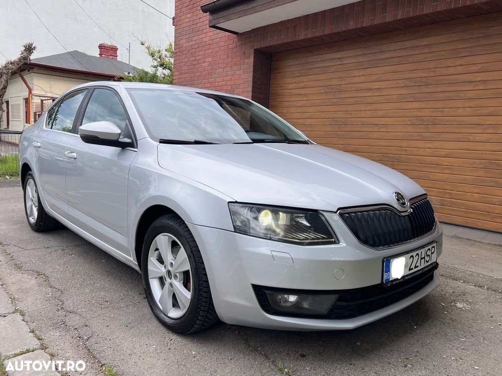Skoda Octavia 2.0 TDI ELEGANCE DSG - 1