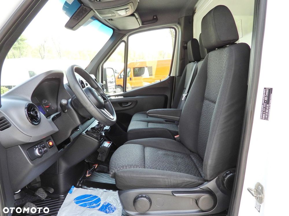Mercedes-Benz SPRINTER 316 CHŁODNIA KONTENER 0*C WINDA 8 PALET TEMPOMAT PNEUMATYKA KLIMATYZACJA  160KM - 25
