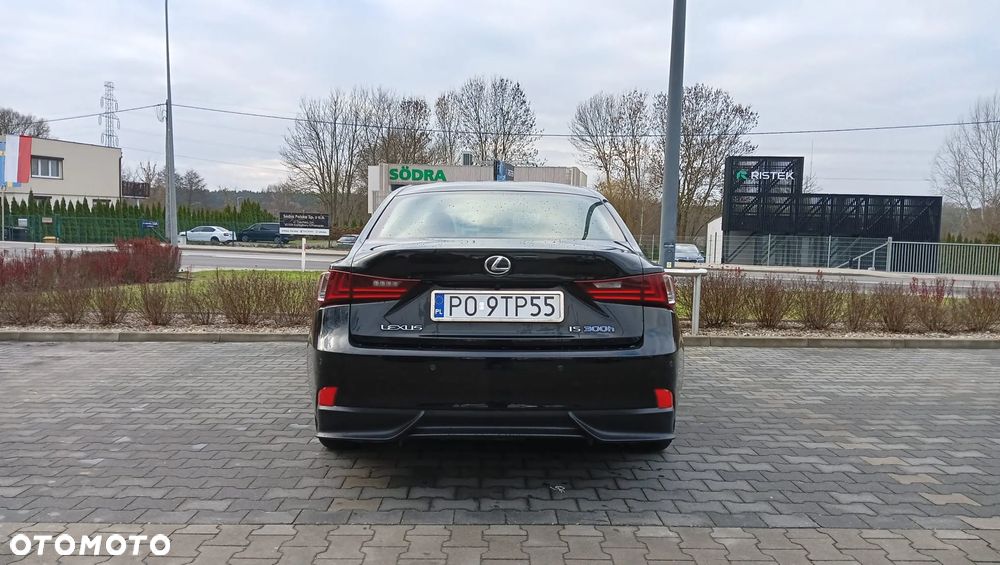 Lexus IS 300h Elite - 8